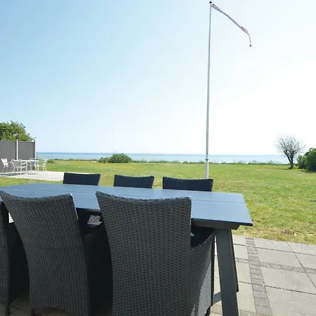 Dom wakacyjny Three-bedroom Holiday In Bjert Binderup Strand